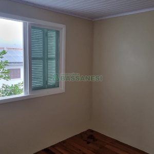 Casa com 103m², 5 dormitórios, 1 vaga, no bairro Cidade Nova em Caxias do Sul para Comprar