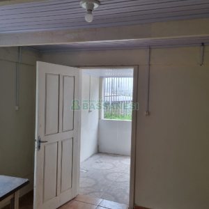 Casa com 103m², 5 dormitórios, 1 vaga, no bairro Cidade Nova em Caxias do Sul para Comprar