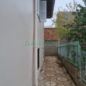 Casa com 103m², 5 dormitórios, 1 vaga, no bairro Cidade Nova em Caxias do Sul para Comprar