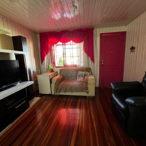 Casa com 194m², 6 dormitórios, 1 vaga, no bairro São Caetano em Caxias do Sul para Alugar ou Comprar