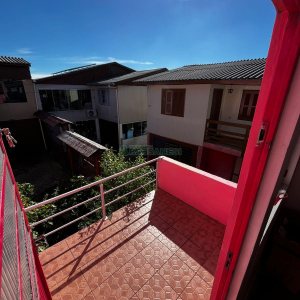 Casa com 194m², 6 dormitórios, 1 vaga, no bairro São Caetano em Caxias do Sul para Alugar ou Comprar
