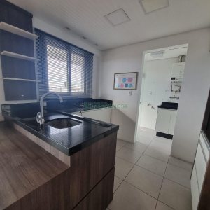 Apartamento com 110m², 3 dormitórios, 2 vagas, no bairro Rio Branco em Caxias do Sul para Alugar