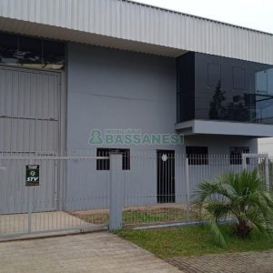 Pavilhão com 400m², no bairro São Cristóvão em Caxias do Sul para Alugar