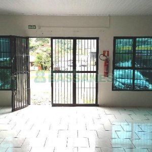 Pavilhão com 210m², no bairro Universitário em Caxias do Sul para Alugar