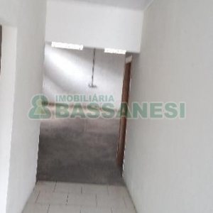 Pavilhão com 210m², no bairro Universitário em Caxias do Sul para Alugar