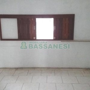 Pavilhão com 210m², no bairro Universitário em Caxias do Sul para Alugar
