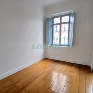 Sala com 150m², no bairro Centro em Caxias do Sul para Alugar