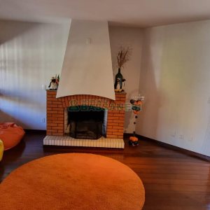 Casa com 365m², 3 dormitórios, 2 vagas, no bairro Jardim América em Caxias do Sul para Comprar