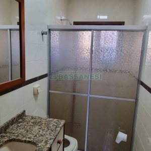 Casa com 365m², 3 dormitórios, 2 vagas, no bairro Jardim América em Caxias do Sul para Comprar