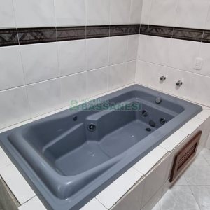 Casa com 365m², 3 dormitórios, 2 vagas, no bairro Jardim América em Caxias do Sul para Comprar