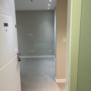 Sala Mobiliada com 40m², 2 vagas, no bairro Sanvitto em Caxias do Sul para Comprar