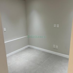 Sala Mobiliada com 40m², 2 vagas, no bairro Sanvitto em Caxias do Sul para Comprar
