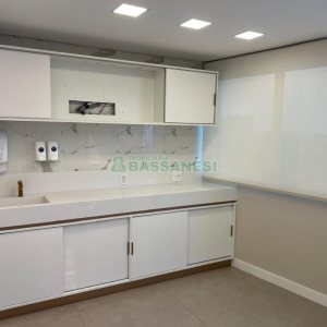 Sala Mobiliada com 40m², 2 vagas, no bairro Sanvitto em Caxias do Sul para Comprar