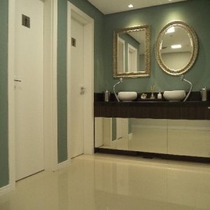 Sala Mobiliada com 40m², 2 vagas, no bairro Sanvitto em Caxias do Sul para Comprar