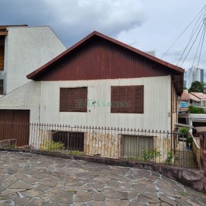 Casa com 255m², no bairro Universitário em Caxias do Sul para Comprar
