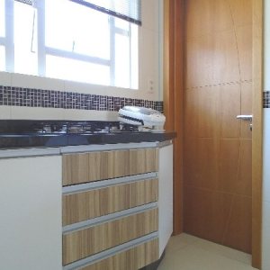 Apto Mobiliado com 68m², 2 dormitórios, 1 vaga, no bairro Rio Branco em Caxias do Sul para Alugar