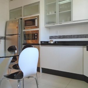 Apto Mobiliado com 68m², 2 dormitórios, 1 vaga, no bairro Rio Branco em Caxias do Sul para Alugar
