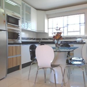 Apto Mobiliado com 68m², 2 dormitórios, 1 vaga, no bairro Rio Branco em Caxias do Sul para Alugar