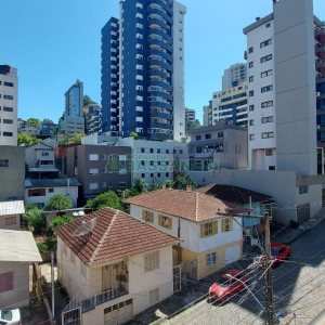 Apartamento, 3 dormitórios, 2 vagas, no bairro Madureira em Caxias do Sul para Alugar