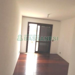 Apartamento com 151m², 2 dormitórios, 2 vagas, no bairro Pio X em Caxias do Sul para Comprar