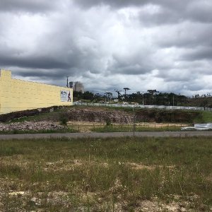 Loja com 4000m², 160 vagas, no bairro Cinqüentenário em Caxias do Sul para Alugar