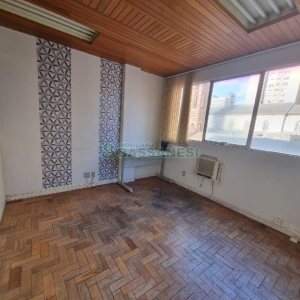 Sala com 75m², 1 vaga, no bairro Centro em Caxias do Sul para Alugar ou Comprar