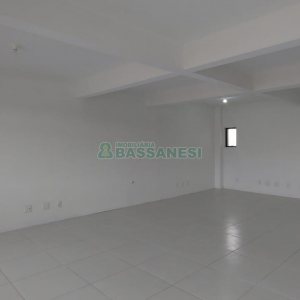 Sala com 59m², no bairro Lourdes em Caxias do Sul para Alugar