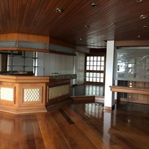 Apartamento com 272m², 3 dormitórios, 2 vagas, no bairro Centro em Caxias do Sul para Comprar