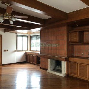 Apartamento com 272m², 3 dormitórios, 2 vagas, no bairro Centro em Caxias do Sul para Comprar