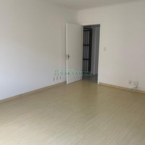 Apartamento com 120m², 4 dormitórios, 1 vaga, no bairro Centro em Caxias do Sul para Alugar