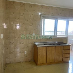 Apartamento com 120m², 4 dormitórios, 1 vaga, no bairro Centro em Caxias do Sul para Alugar