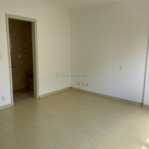 Apartamento com 120m², 4 dormitórios, 1 vaga, no bairro Centro em Caxias do Sul para Alugar