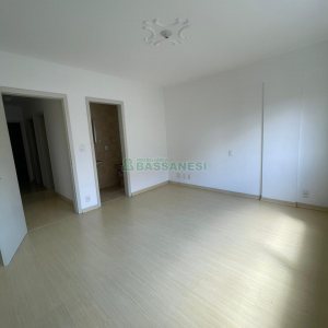 Apartamento com 120m², 4 dormitórios, 1 vaga, no bairro Centro em Caxias do Sul para Alugar