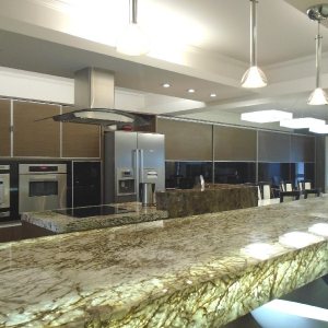 Apto Mobiliado com 250m², 3 dormitórios, 2 vagas, no bairro São Pelegrino em Caxias do Sul para Comprar