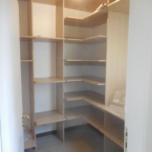 Apto Mobiliado com 250m², 3 dormitórios, 2 vagas, no bairro São Pelegrino em Caxias do Sul para Comprar