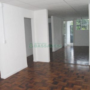 Loja com 87m², no bairro São Pelegrino em Caxias do Sul para Alugar