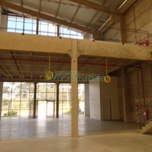 Pavilhão com 1534m², no bairro Forqueta em Caxias do Sul para Alugar