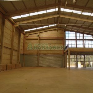 Pavilhão com 1534m², no bairro Forqueta em Caxias do Sul para Alugar