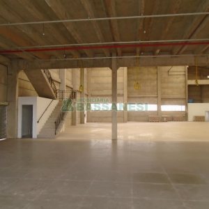 Pavilhão com 1534m², no bairro Forqueta em Caxias do Sul para Alugar