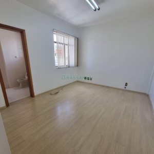 Sala com 50m², no bairro Centro em Caxias do Sul para Alugar