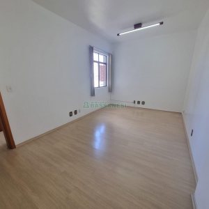 Sala com 50m², no bairro Centro em Caxias do Sul para Alugar
