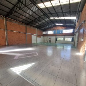 Pavilhão com 280m², no bairro Esplanada em Caxias do Sul para Alugar