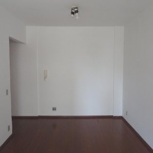 Apartamento, 2 dormitórios, 1 vaga, no bairro Madureira em Caxias do Sul para Alugar