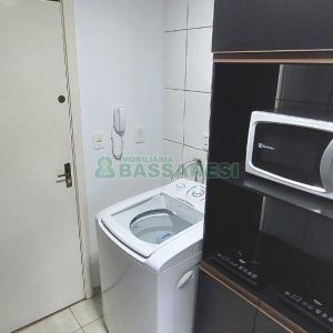 Kitinete Mobiliado com 30m², 1 dormitório, no bairro Sagrada Família em Caxias do Sul para Alugar