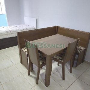 Kitinete Mobiliado com 30m², 1 dormitório, no bairro Sagrada Família em Caxias do Sul para Alugar