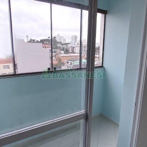 Kitinete Mobiliado com 30m², 1 dormitório, no bairro Sagrada Família em Caxias do Sul para Alugar