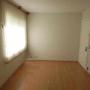 Apartamento com 59m², 2 dormitórios, no bairro Lourdes em Caxias do Sul para Comprar