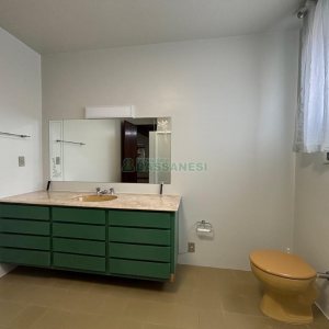 Loja com 980m², 6 vagas, no bairro Centro em Caxias do Sul para Alugar