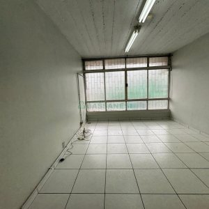 Loja com 980m², 6 vagas, no bairro Centro em Caxias do Sul para Alugar