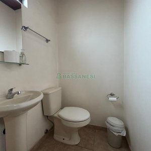 Loja com 980m², 6 vagas, no bairro Centro em Caxias do Sul para Alugar